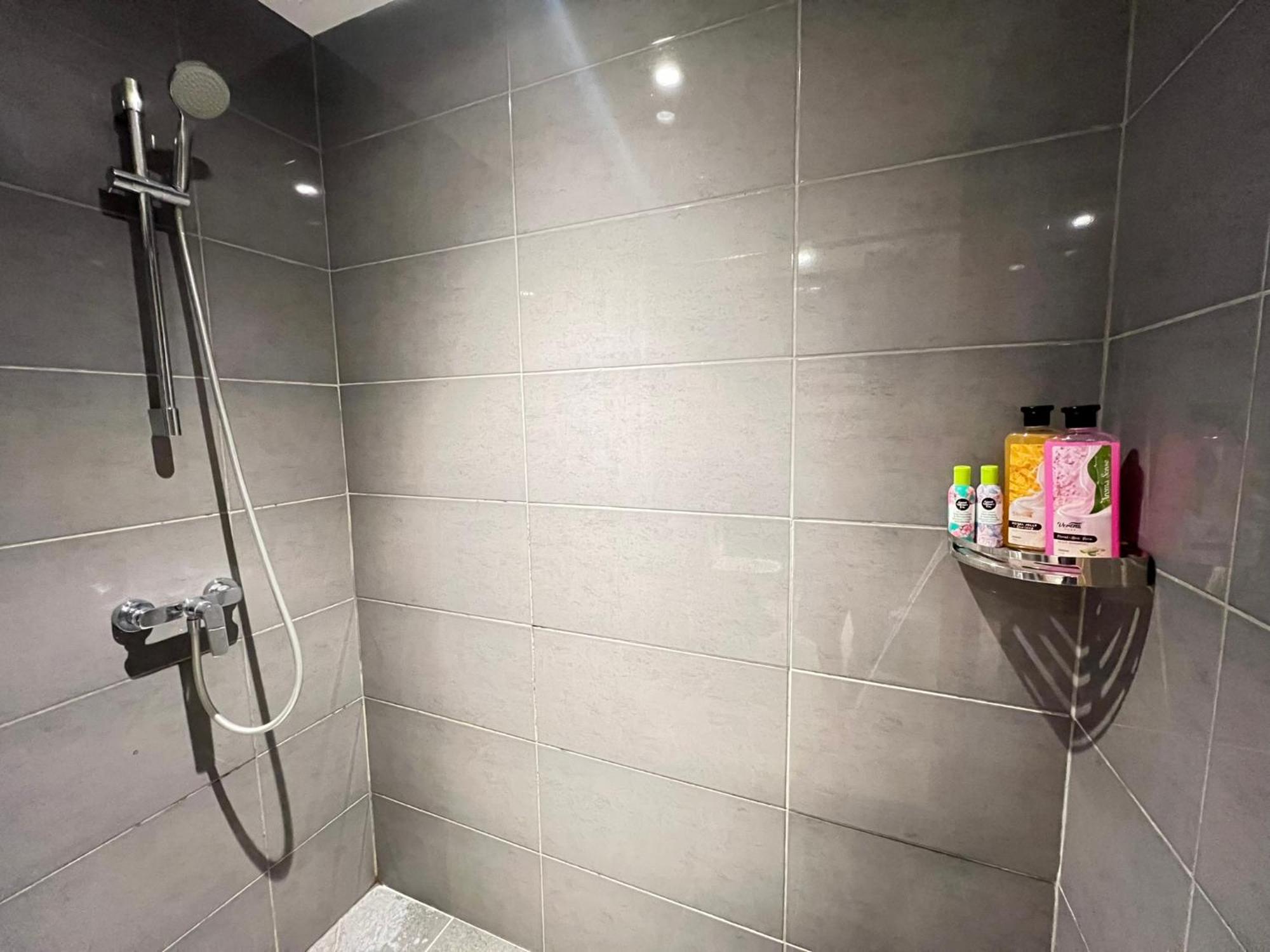 Oceanbay2 Seaview 6Pax Studio Netflix A-18-12 Kuantan Buitenkant foto